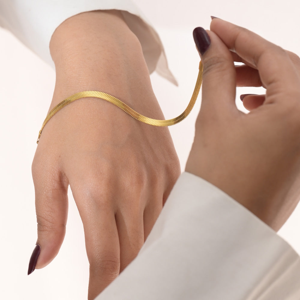 Estiva Glam Cz Serpent Bracelet