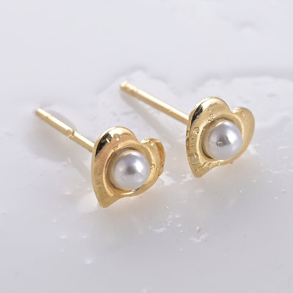 Shop Pearl Heart Stud Earrings Palmonas-1