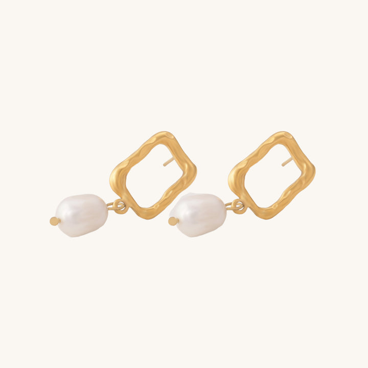 Shop Wobbly Pearl Dangle Earrings- 18k Gold Plated Palmonas-3