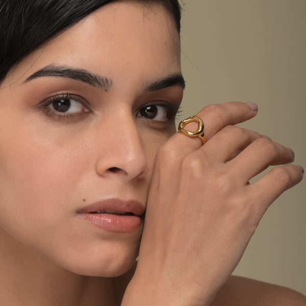 The Wave Circle Ring