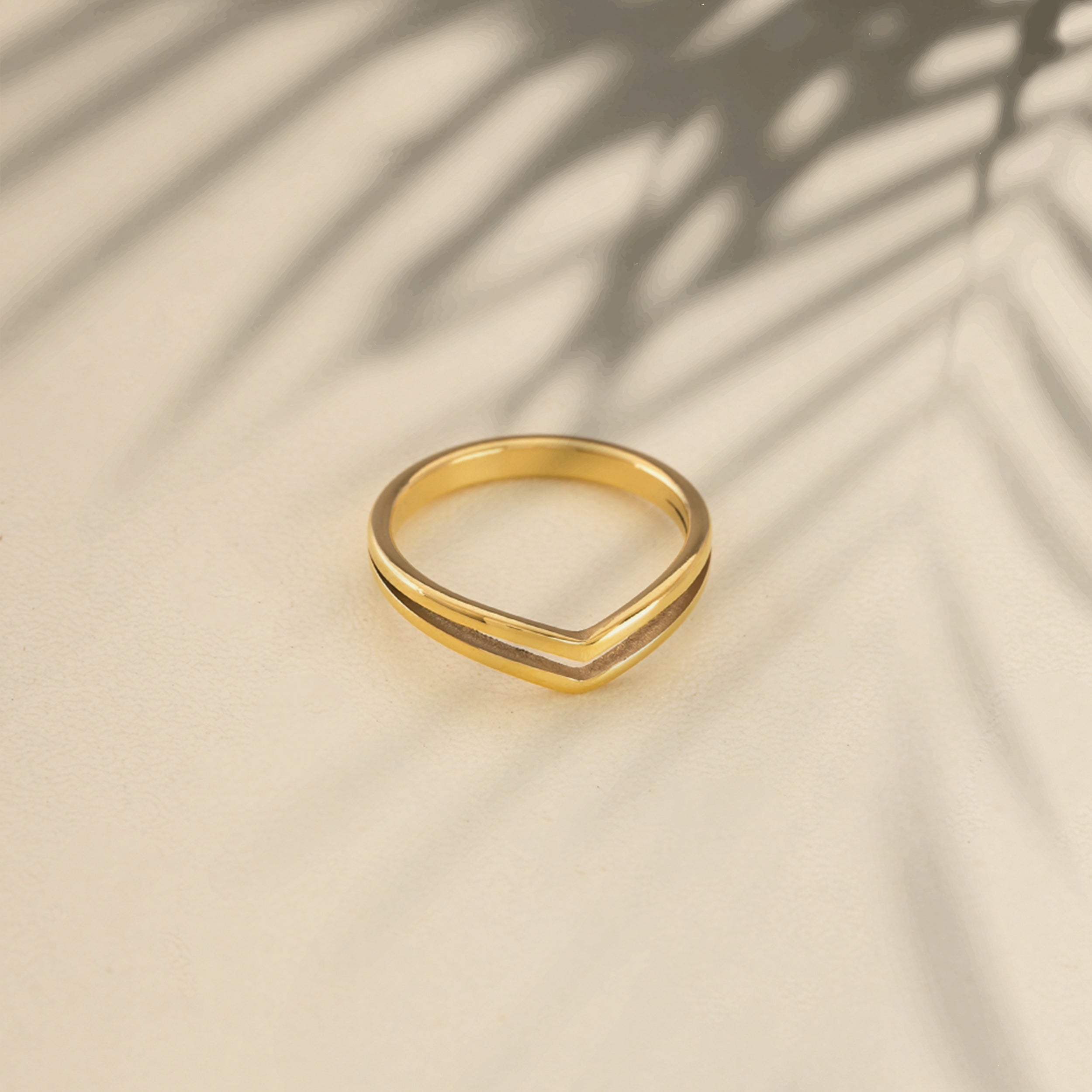 gold light weight vanki ring design // latest kalyanam rings designs //  prathanam rings in gold - YouTube