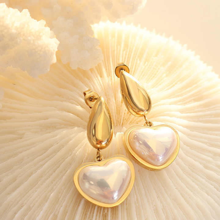 Shop Vintage Heart Earrings Palmonas-6