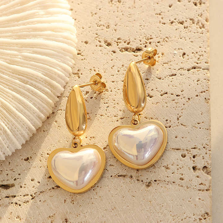 Shop Vintage Heart Earrings Palmonas-8
