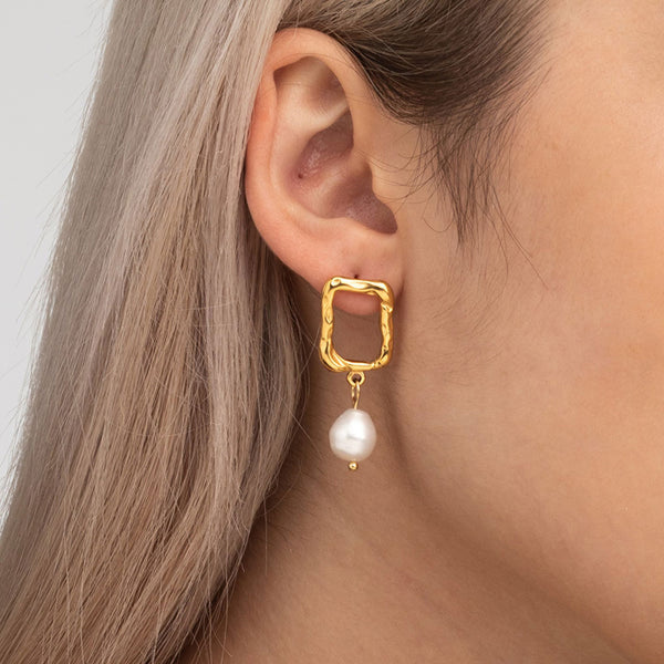 Wobbly Pearl Dangle Earrings- 18k Gold Plated