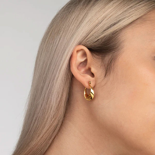 Wobbly Circle Hoop Earrings- 18k Gold Plated