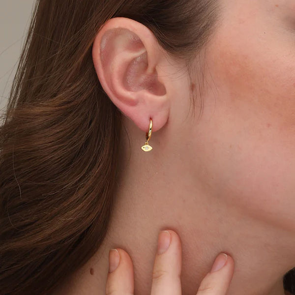 Tiny Iris Star Hoop Earrings- 18k Gold Plated