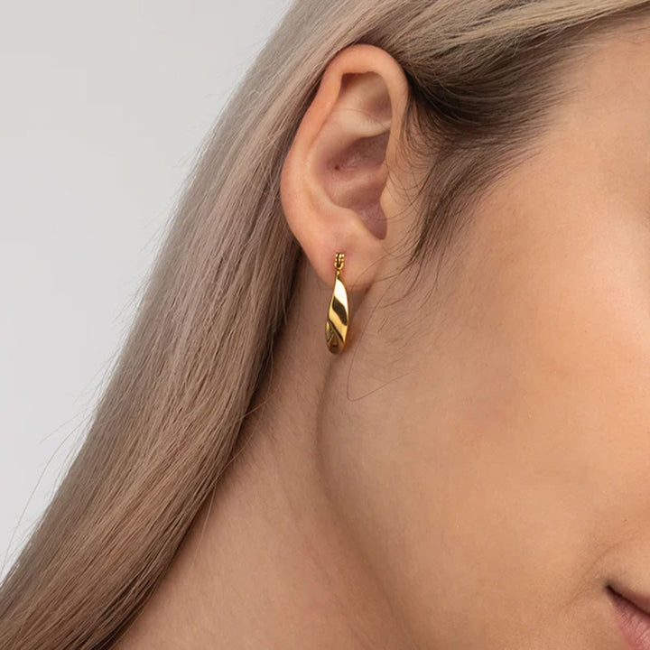 Shop Wobbly Circle Hoop Earrings- 18k Gold Plated Palmonas-4