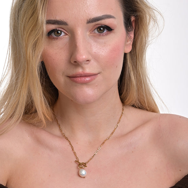 Interlocked Pearl Necklace | 18k Gold Plated